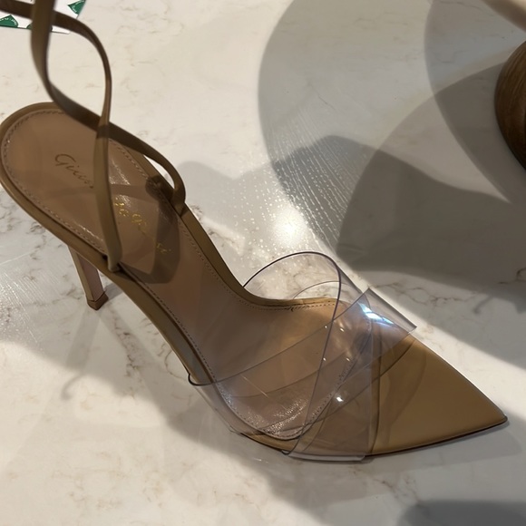 BRAND NEW! Gianvito Rossi! Never worn Designer Heels - Picture 4 of 8